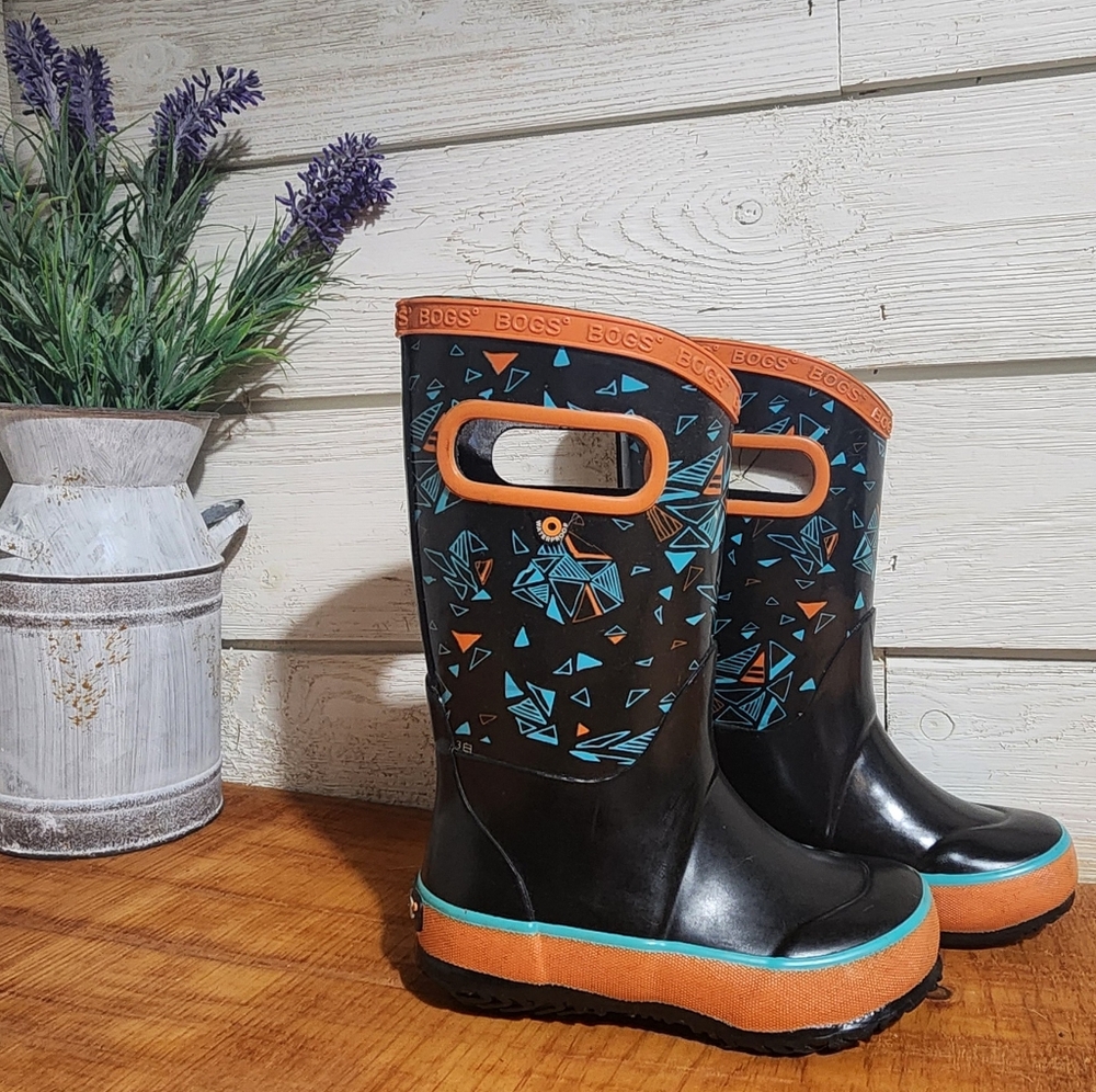**SOLD** Bogs Toddler Geometric Rain Boots